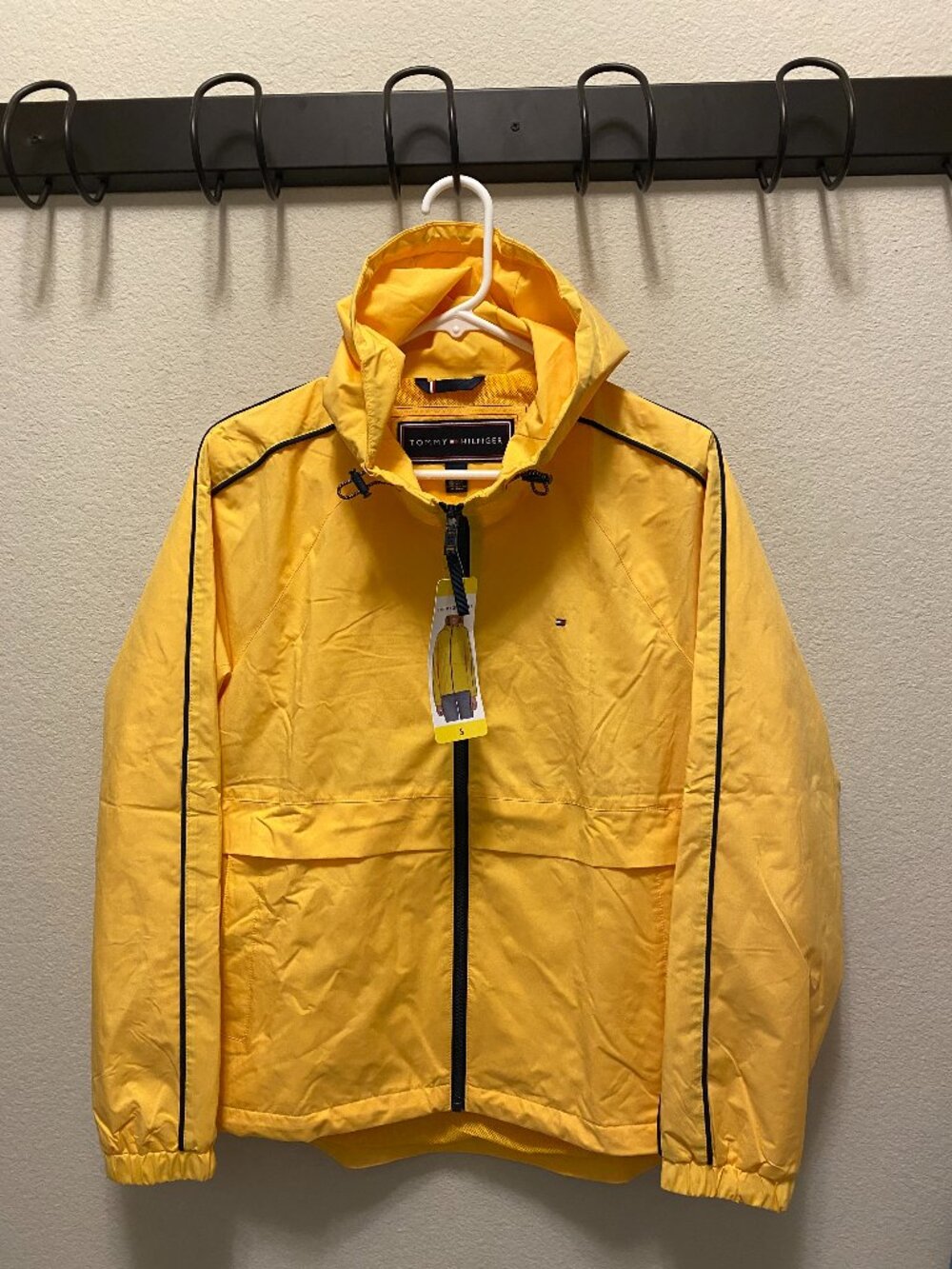 NEW Women's Tommy Hilfiger Lightweight Windbreaker - Daffodil Yellow - Small